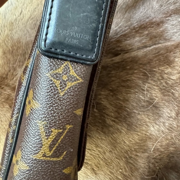 Authentic Louis Vuitton Messenger Bag - Picture 4 of 6